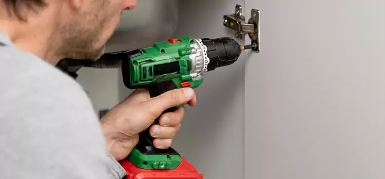Commercial Door Hinge Repair Paris